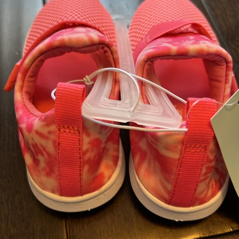 NWT Cat and Jack Toddler Girls Austen Bright Swim Water Shoes!